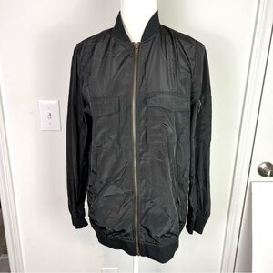 Forever 21 black bomber jacket womens small full zip with gold accents